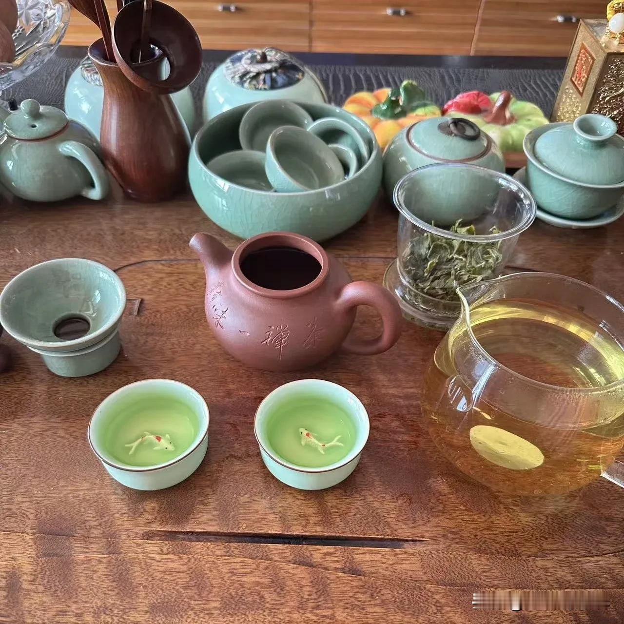 茶是中国人的修养和文化的载体！早餐之后，泡上一壶茶，慢慢饮，是修身养性的最佳方式
