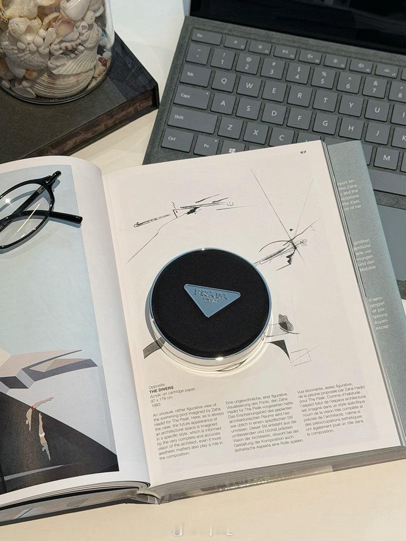 美妆v赏 Prada尼龙气垫 