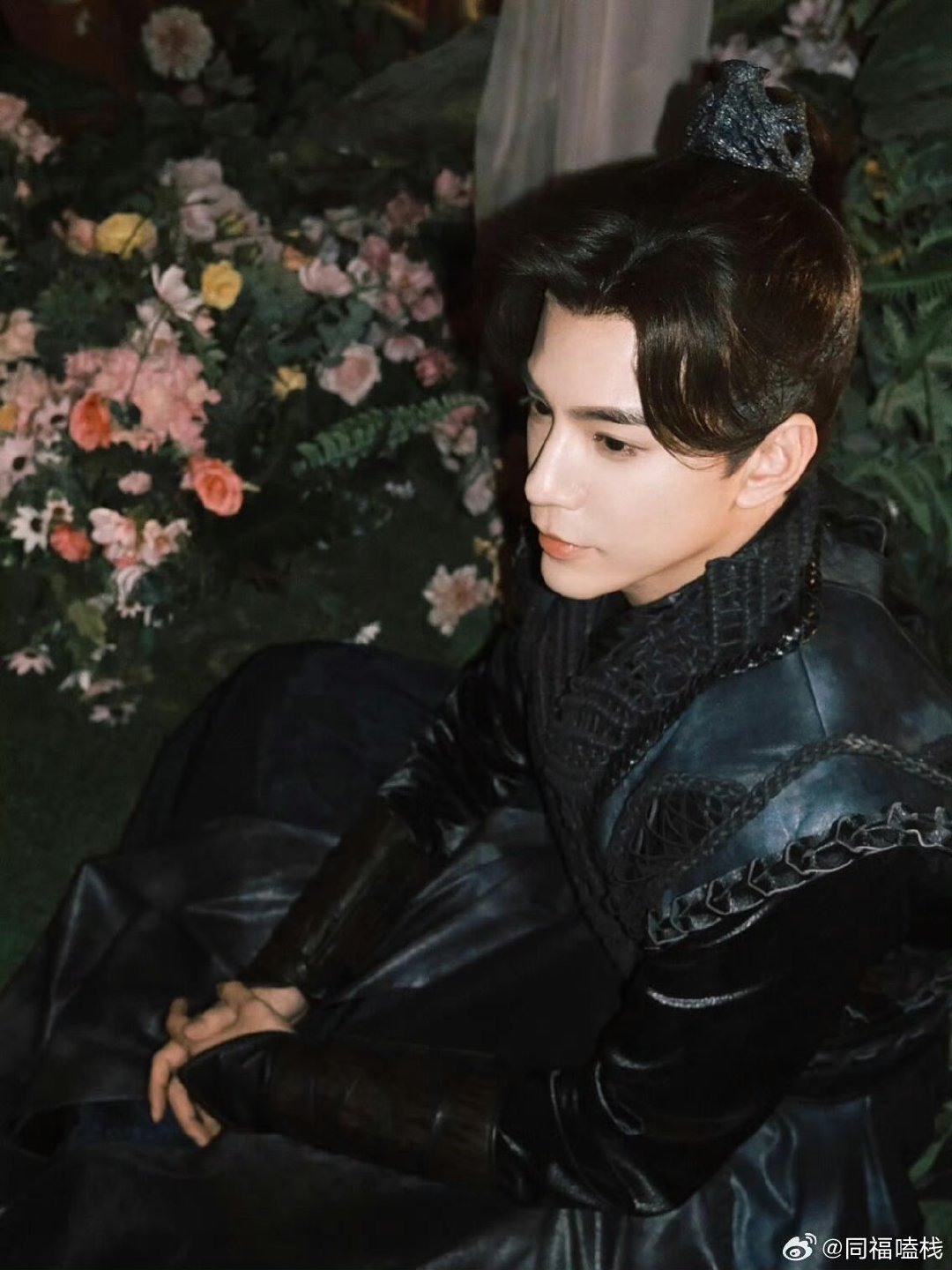 林柏叡原来是苍兰诀里的大黑龙绝了绝了！林柏叡演的殇阙也太圈粉，忠犬黑龙谁不爱啊 