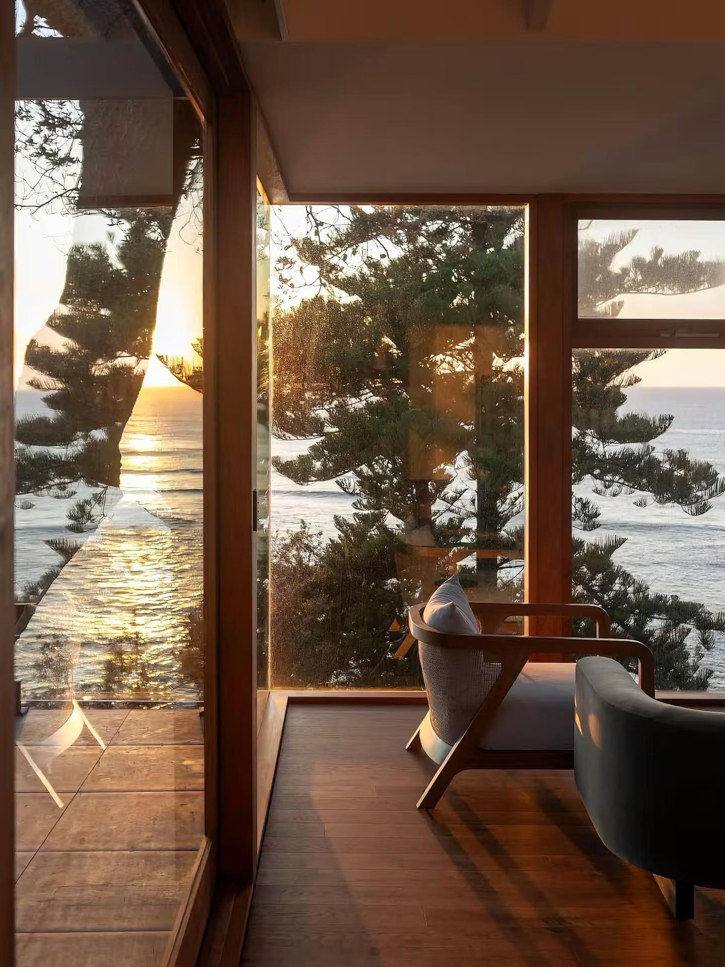 杭州大哥开1人公司靠AI月入200万为什么用AI也赚不到大钱呢？前阵子见过一个人