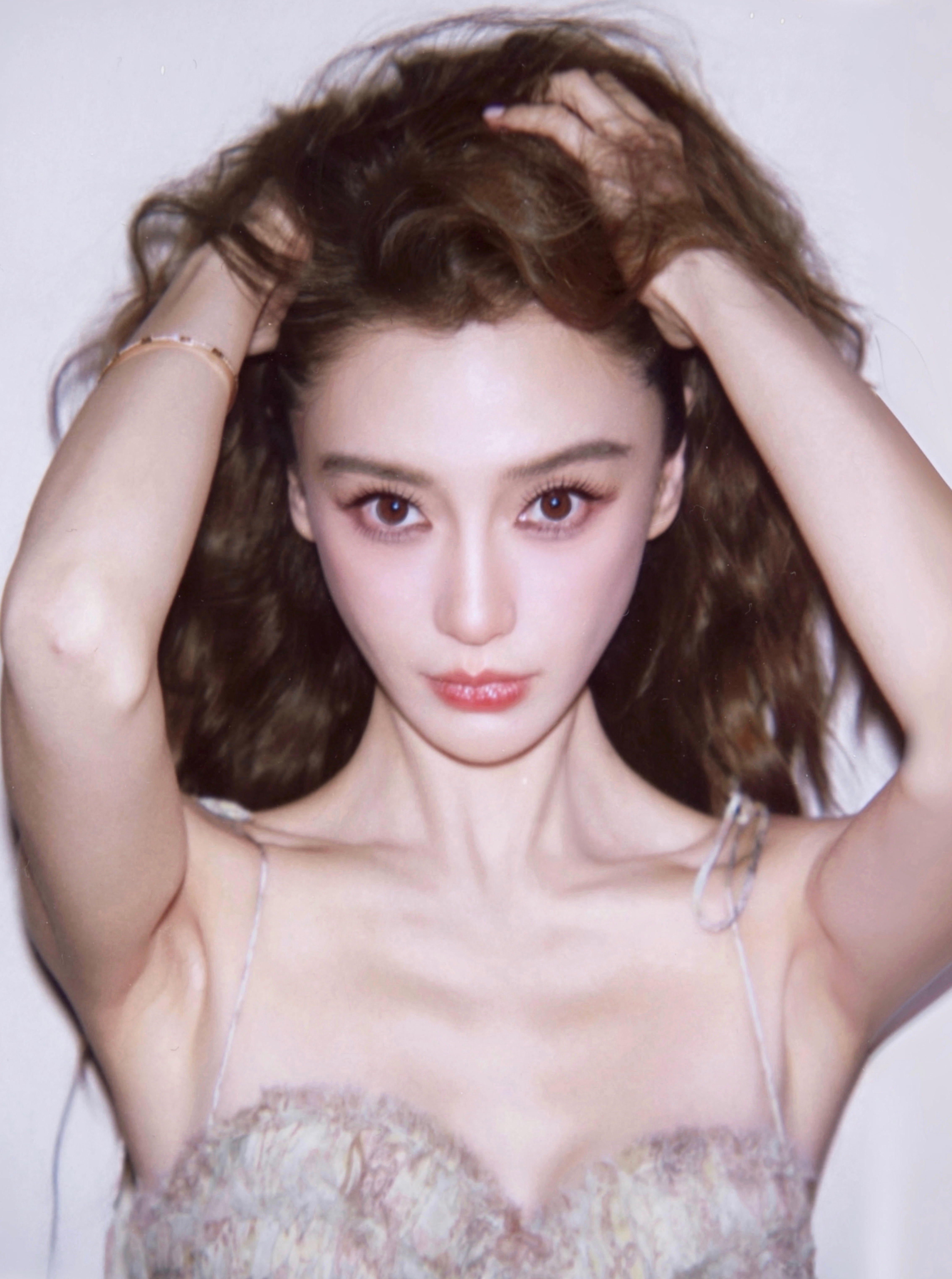 奔跑吧14常驻嘉宾阵容能不能让杨颖回归啊？我想看Angelababy！ 17岁的