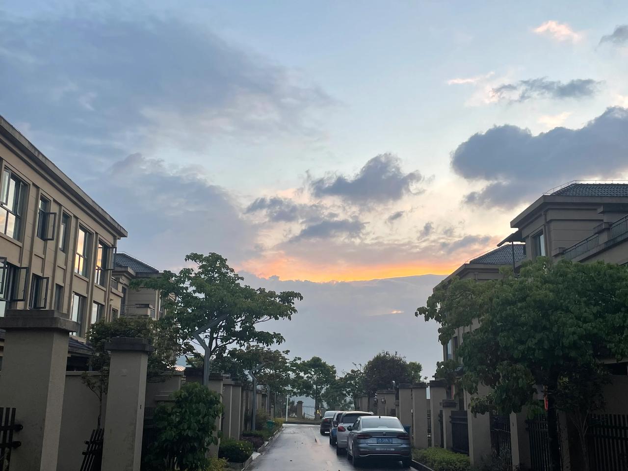 天空 云南的天空。#感受云南的天气# #分享云南的美景# #云南的自然画卷# 这