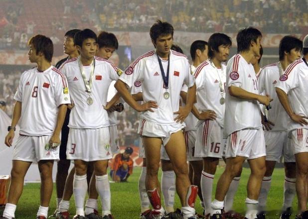 国字号球队上次打进大赛决赛还是22年前，家门口的2004亚洲杯决赛，可惜最终遗憾