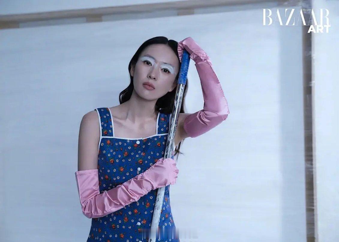 miumiu陷害女星+1童瑶这是什么雷霆保洁搭配？？？！ 