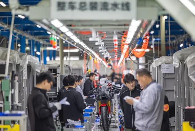 美国的阴谋彻底藏不住了！台海南海全是幌子，真正目标，是中国最厉害的那张王牌！这两