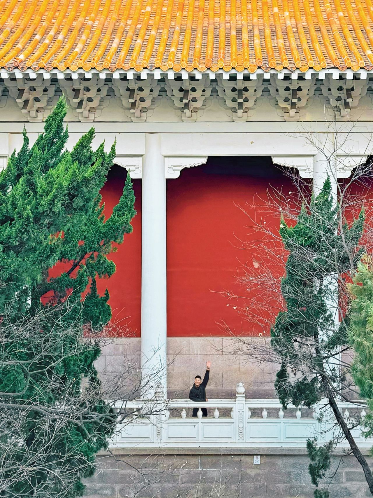 站上伊斯兰楼露台俯瞰青岛故宫