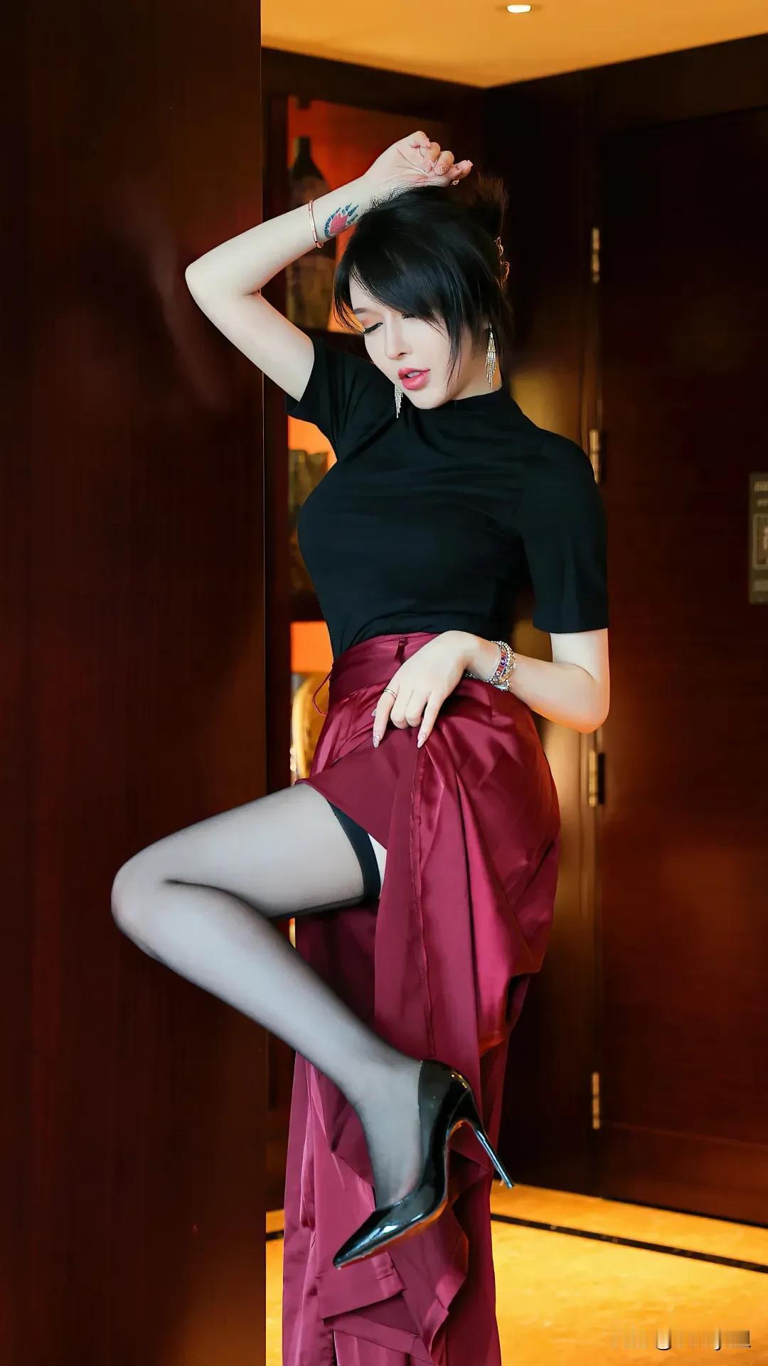 #晒迷人美女#
#爆料# #好身材性感女神# #，性感妩媚，赏心悦目# #性感翘