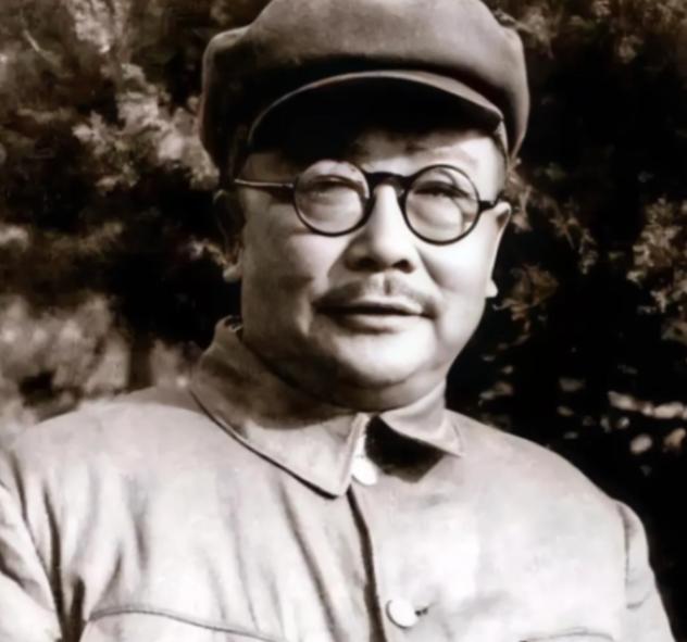 抗美援朝停战谈判时，美国派出了5名谈判高手，我方正不知该派谁去谈判时，毛主席直接