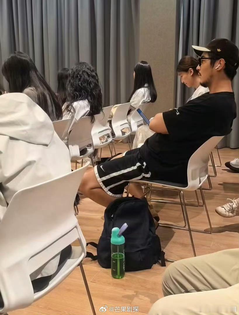 黄晓明金世佳林更新成博士同学了黄晓明成林更新金世佳博士学弟了 黄晓明二战博士上岸
