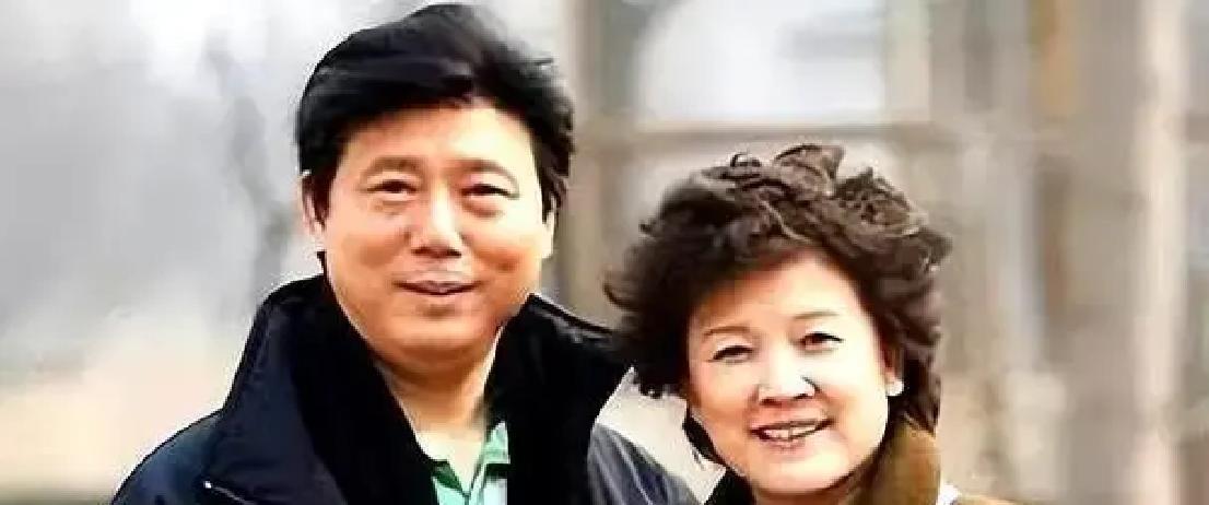 74岁宋春丽抽了30多年的烟，被没血缘关系的侄子宋楚炎亲手没收，硬生生把几十年的