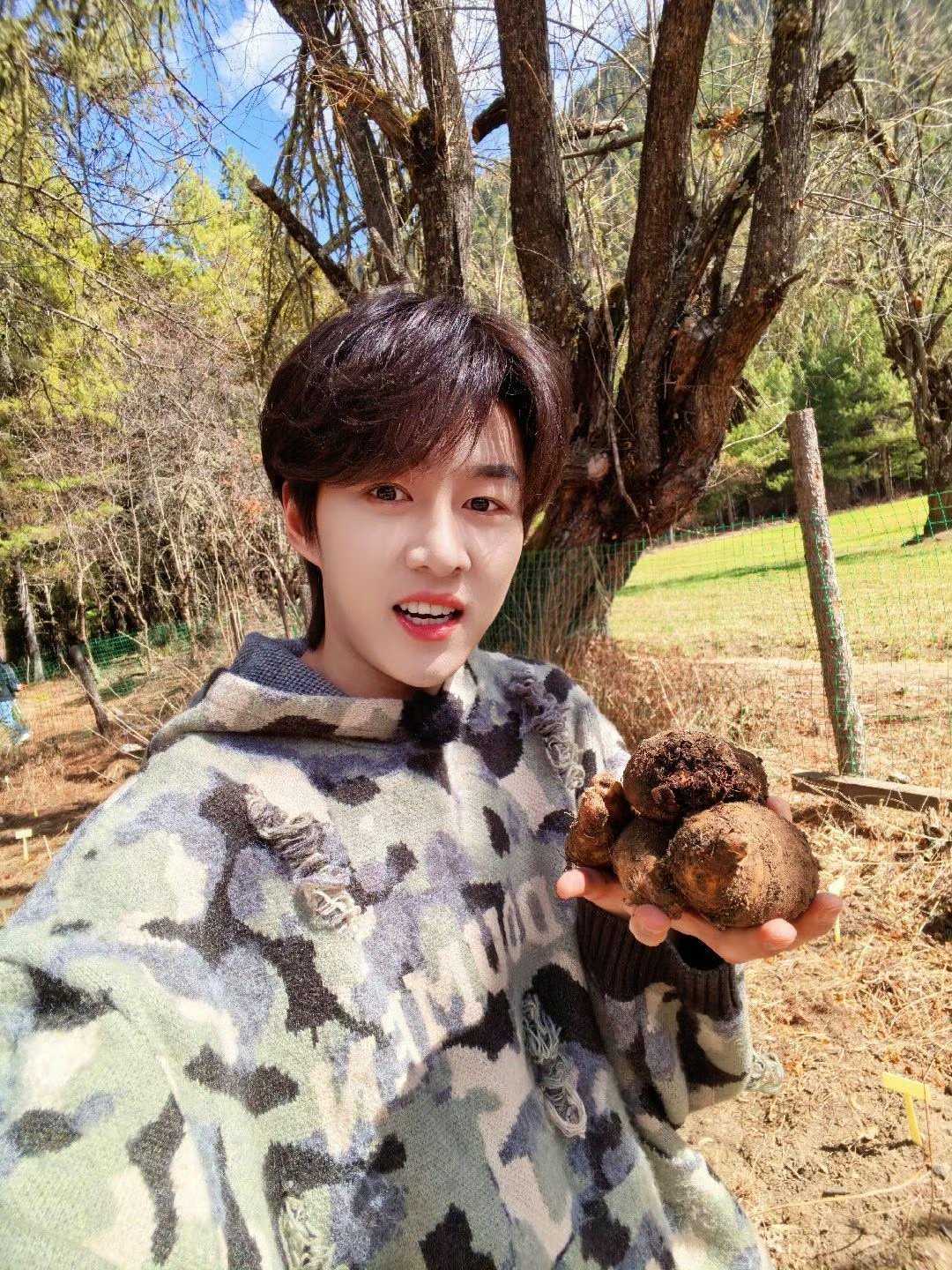 卓沅 💜 卓沅 你是造物者的光荣，是四季不变的郁郁葱葱，是山海云霞里温柔的风。