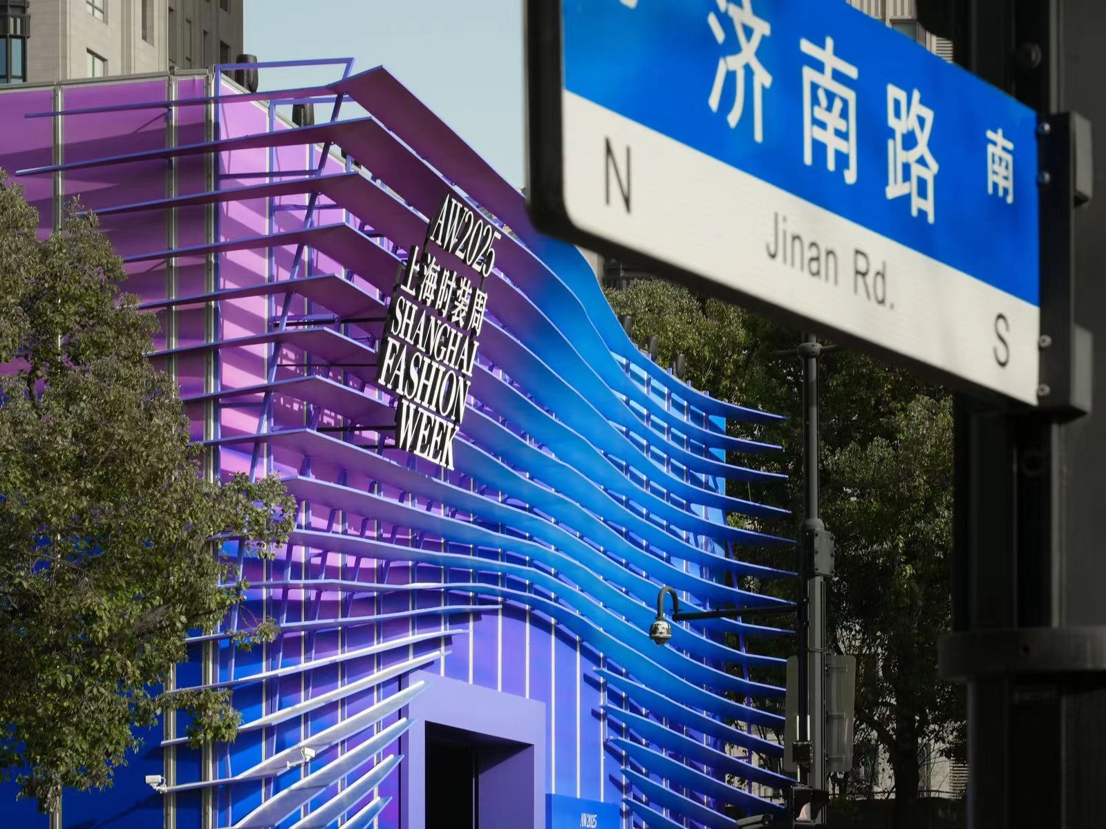 才发现超模感这么容易拿捏以前全凭瞎搭，总怕穿得土气。自从用了AI穿搭设计小程序，