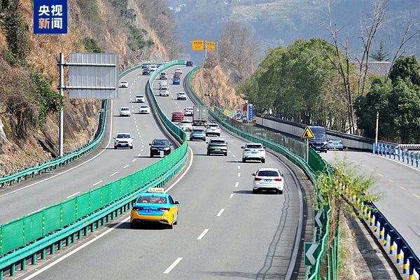 据央视新闻消息，记者从交通运输部了解到，9天春节假期，大家返乡探亲、外出旅游等出