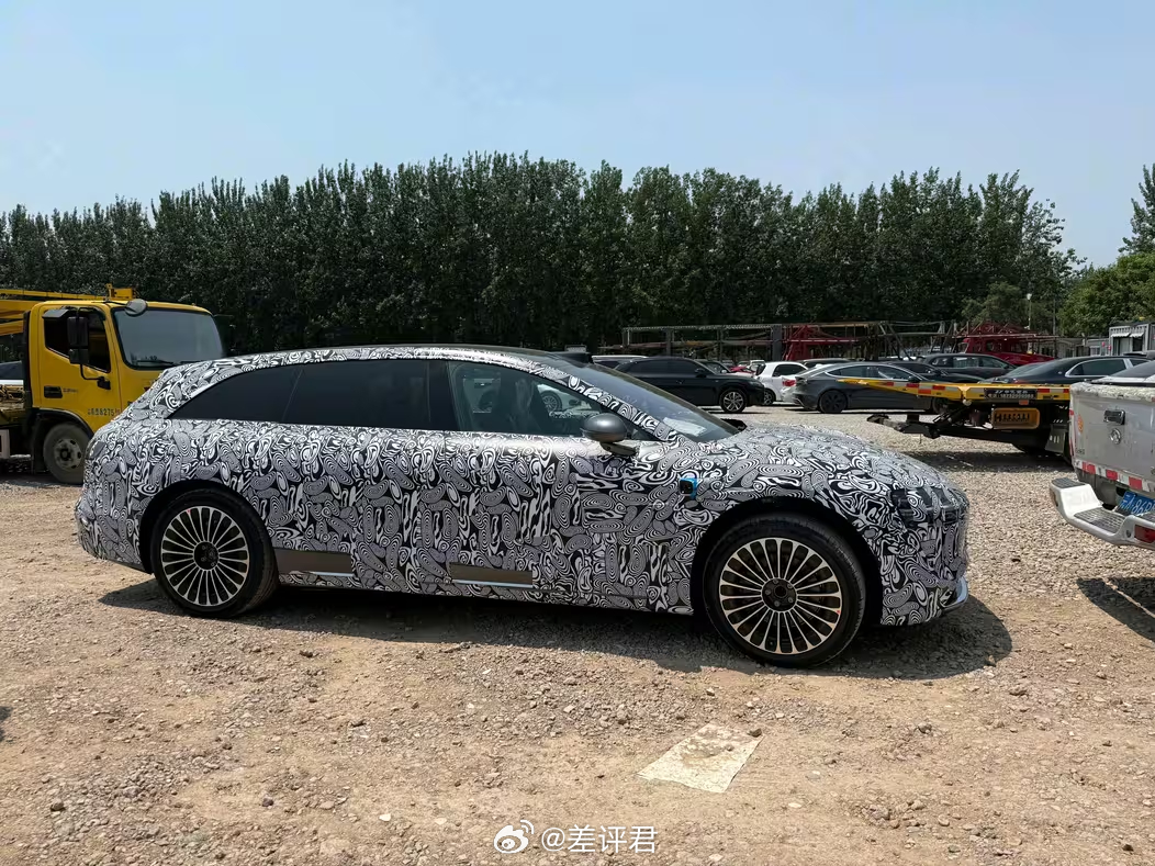 #差评说车# 享界S9旅行版，好长的旅行车啊~估计还是会增程、纯电一起推（要我说