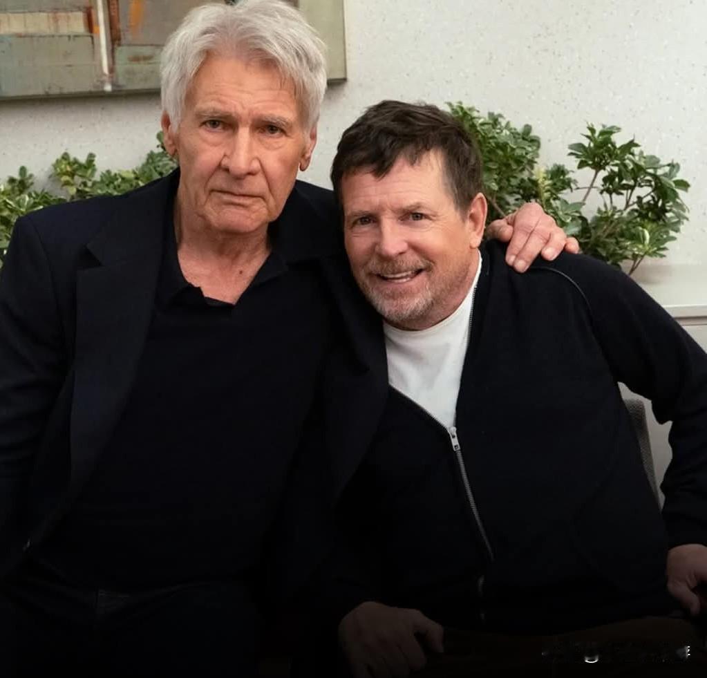 迈克尔·J·福克斯在因帕金森病病情恶化于2020年退休后，再度回到镜头前出演作品