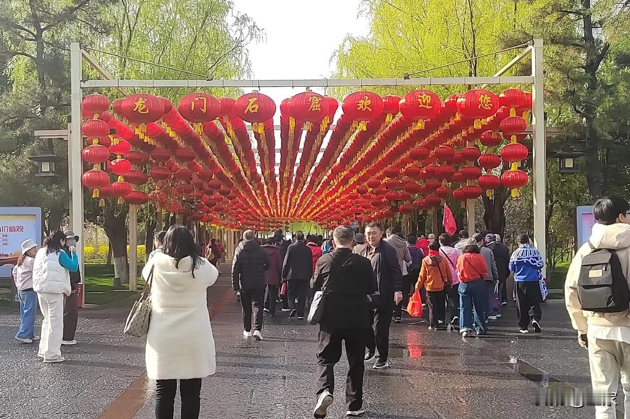 微信账户莫名被异地法院冻结，且多由异地不良债务处置、收购公司发起诉讼，成为当下高