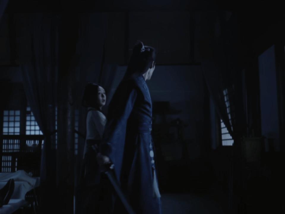 哪怕镜头切再快再黑都知道，我爸搂我妈搂得相当顺手🤭 ​​​