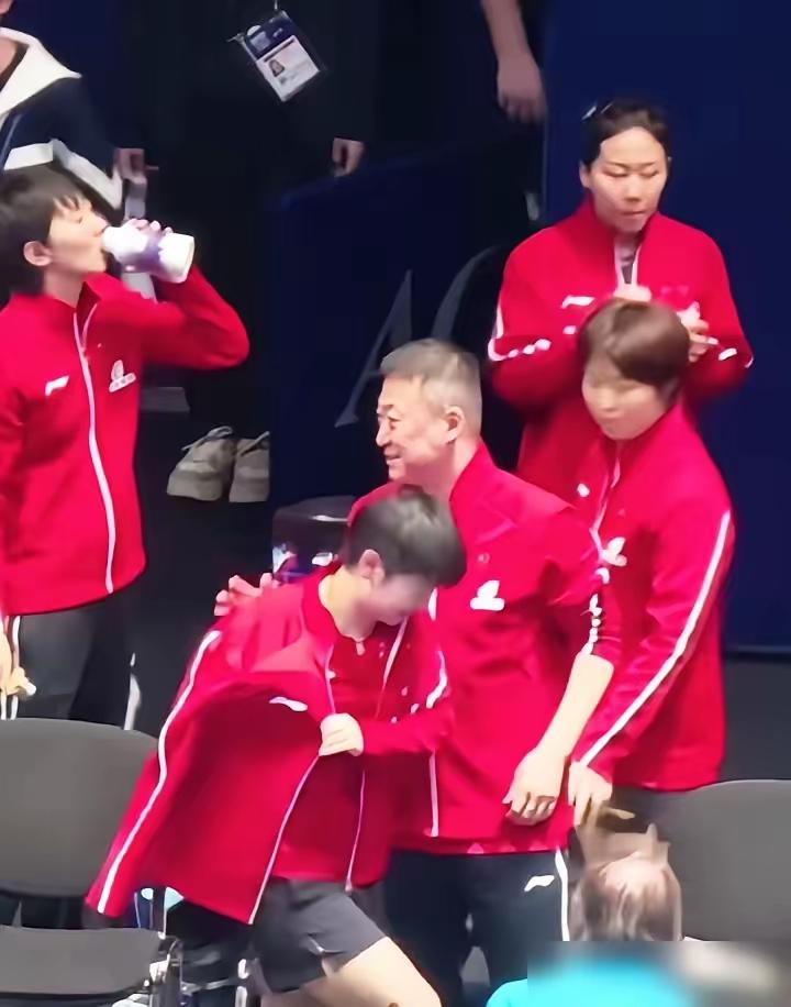 女乒加油。
五虎女加油