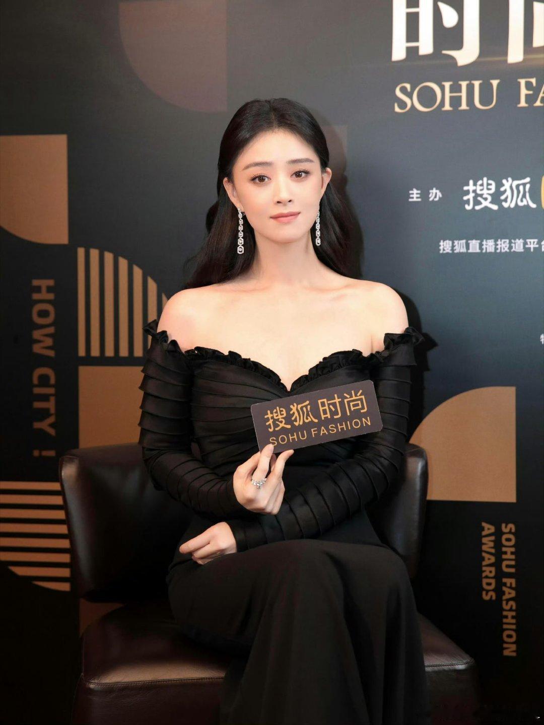 蒋欣瘦了20斤 我滴天啊！人怎么可以自律成这样的啊！瘦了20斤，谁敢想！这真的美