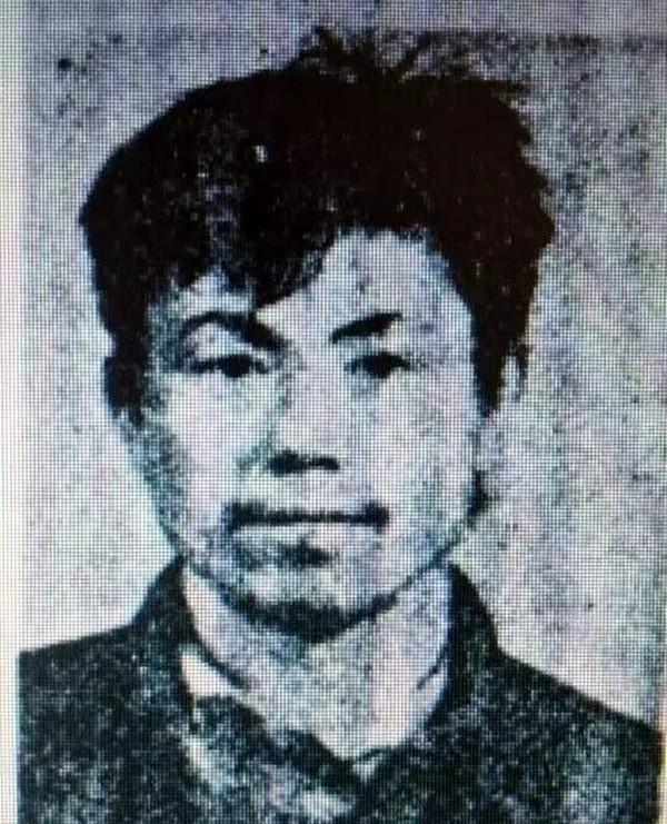 黄顺保在1998年到2002年这四年里，杀了十几个女人，最小的才17岁。他年轻时