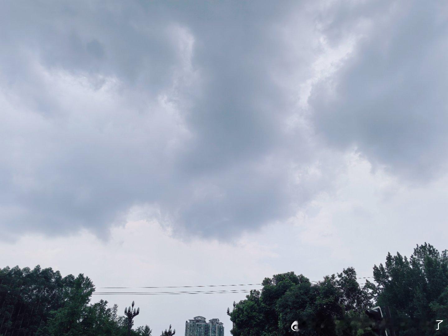 黑云压城。。。晚点下吧 