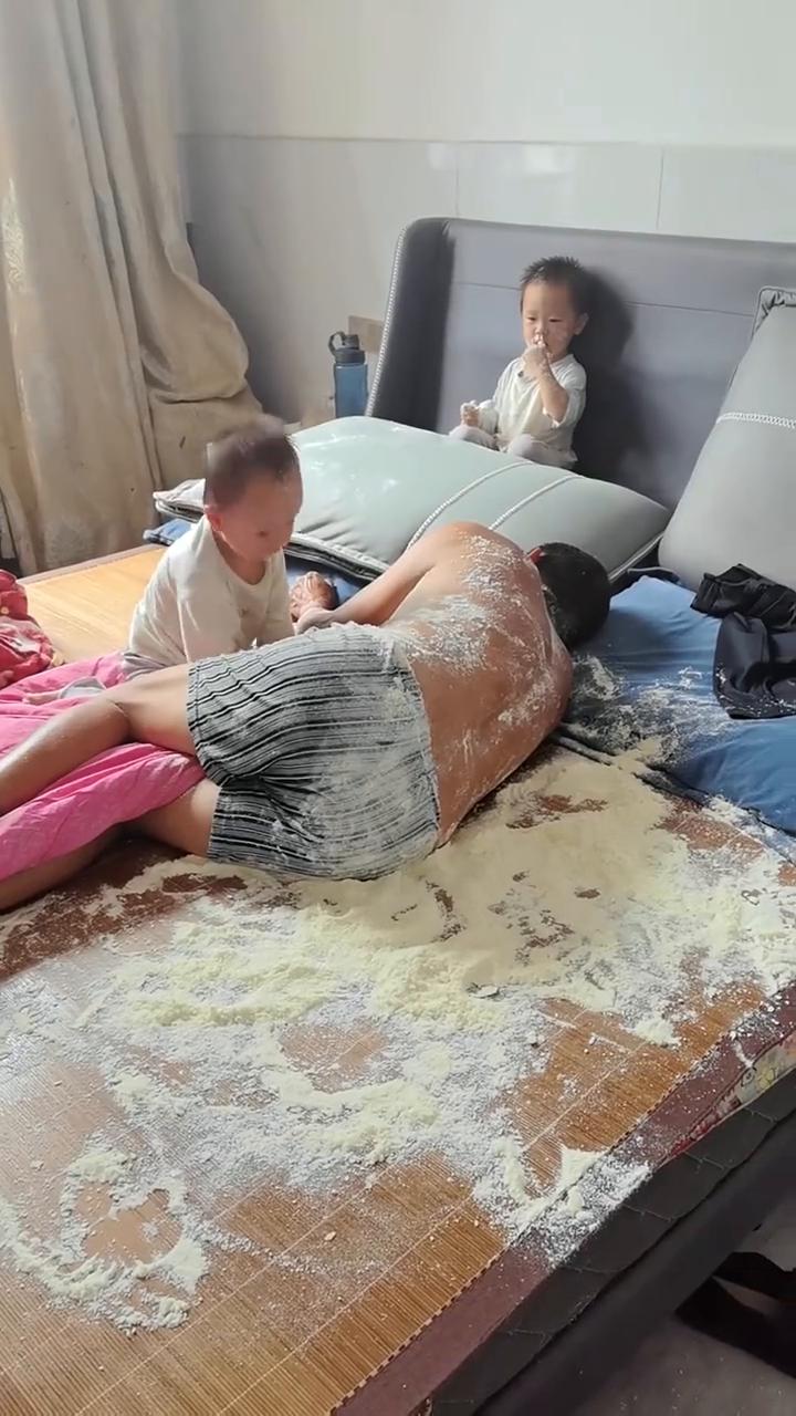 笑一个吧，也许世界就这样。