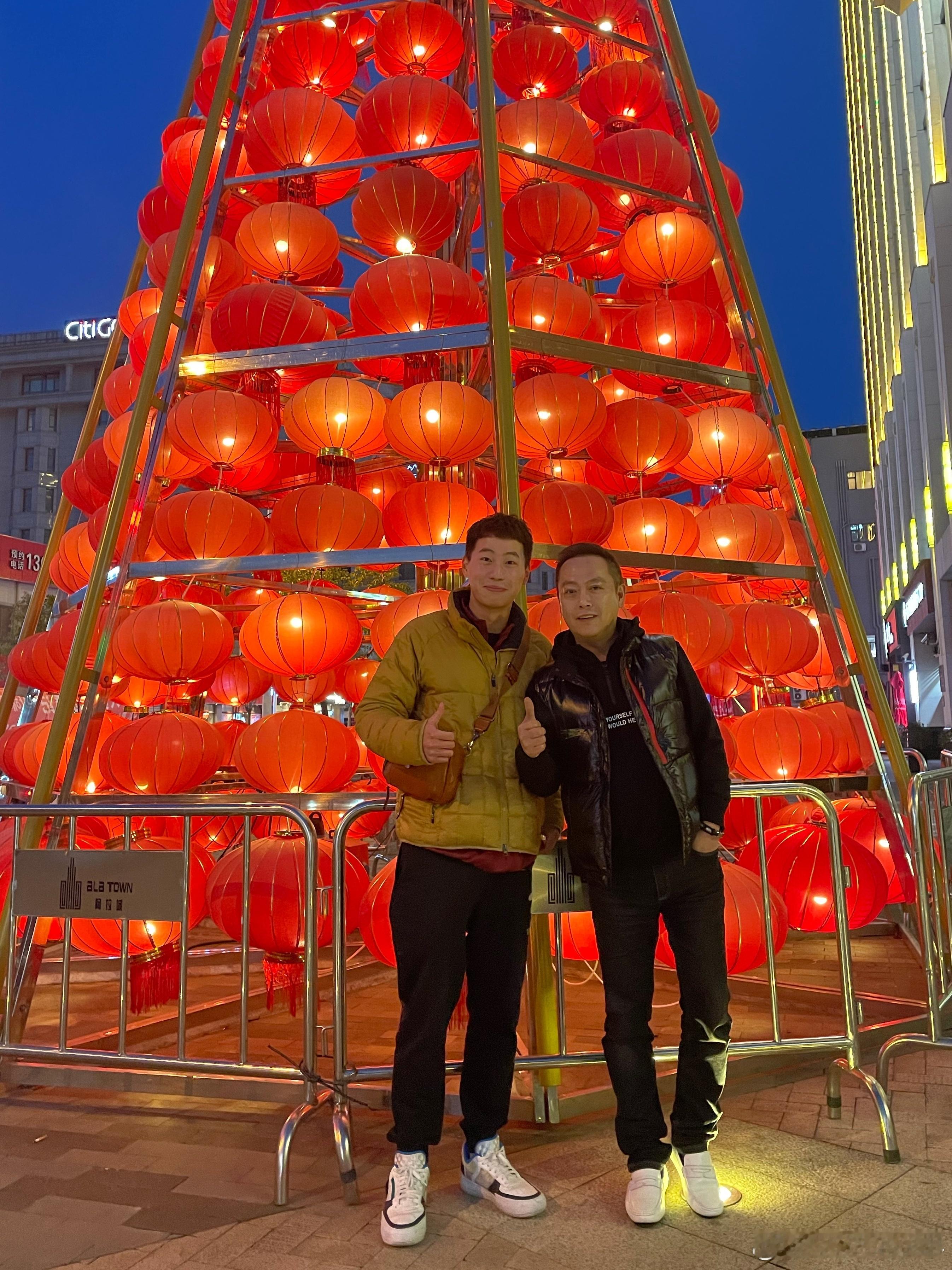 昊哥和我爸出去总是会被认成父子 我算什么啊[单身狗] ​​​