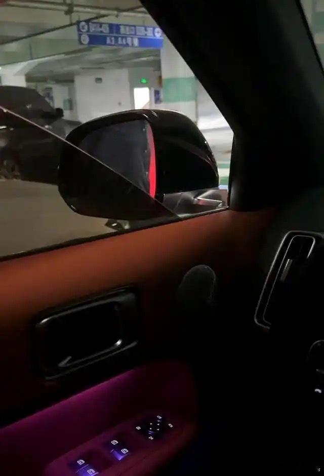 夏日用车怎么防晒超级车主 大夏天开车真的太遭罪了，一开门直接秒变“烤箱”。作为一