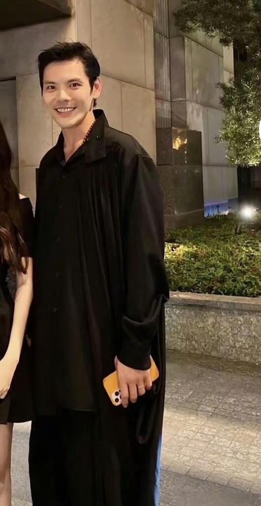 男扮女装这个赛道终究是被向佐创进去了！到底是谁在看啊[doge] 
