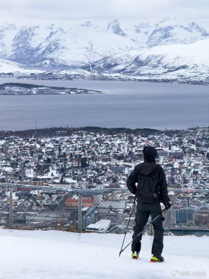 李现旅行小青蛙李现是听了周杰伦的新歌吗李现是听了周杰伦的新歌吗，微博文案：那天下