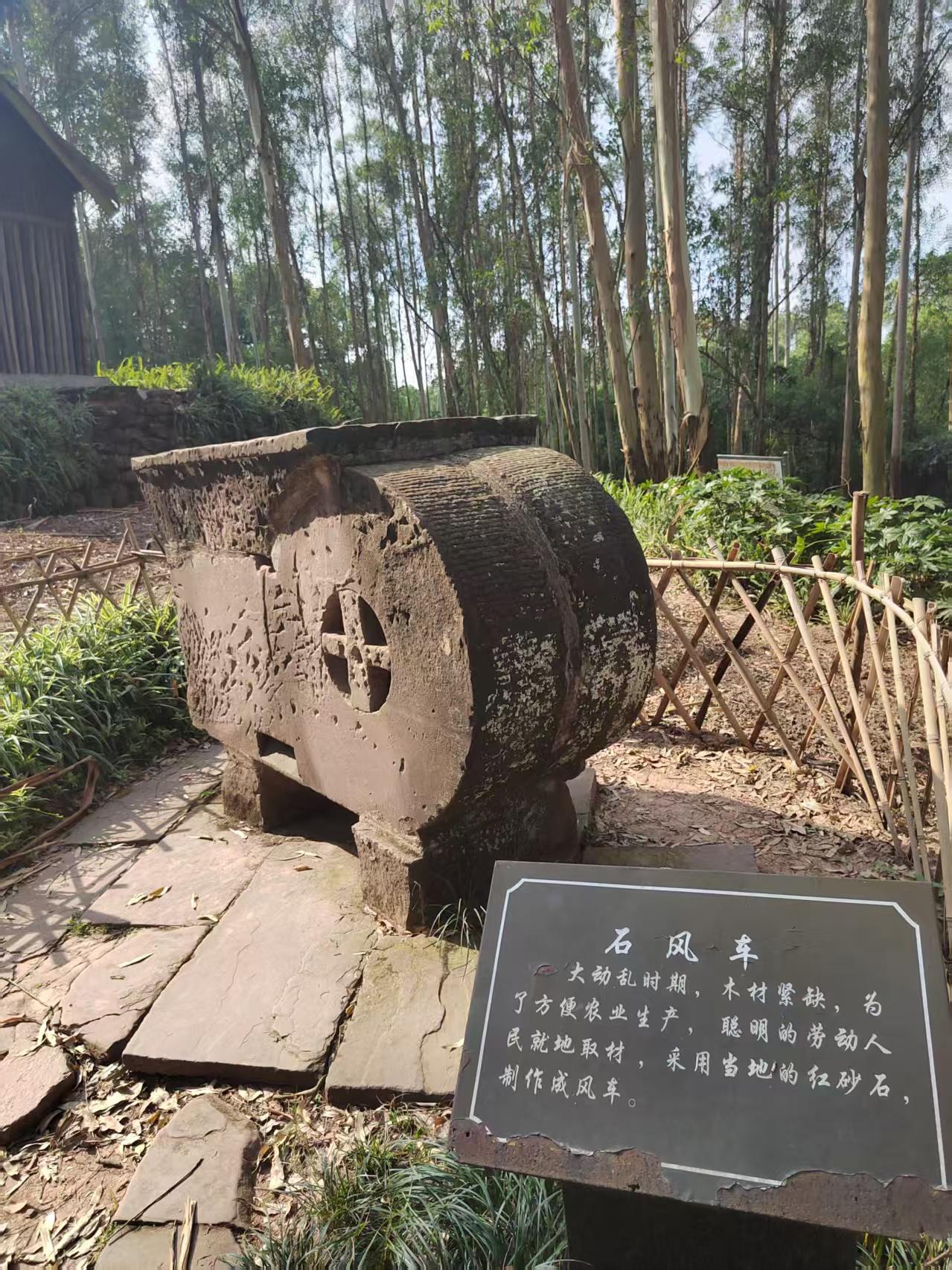 在今日头条里批评和赞美刘晓庆     都是理所当然的事情

刘晓庆是个公众人物，