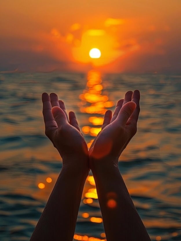 好运气藏在你的实力里，也藏在不为人知的努力里。做个开心的人吧，开心到别人看到你也