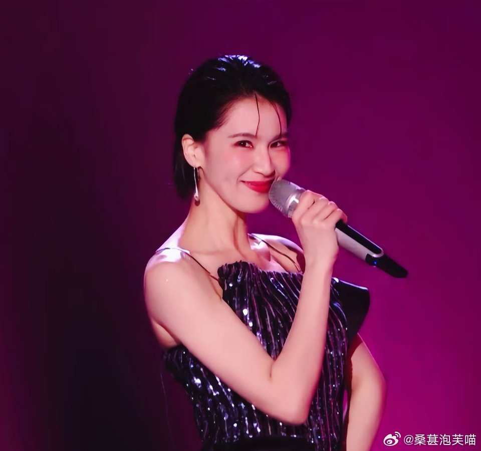 曾沛慈乘风Queen的solotime为心引力          曾沛慈拿下乘风