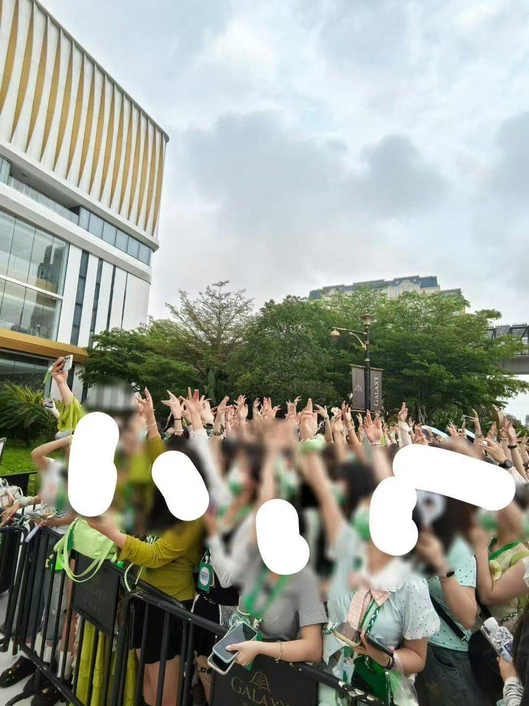 张泽禹澳门演唱会人气张泽禹的人气 张泽禹的人气，好多人啊~期待今天的澳门演唱会舞