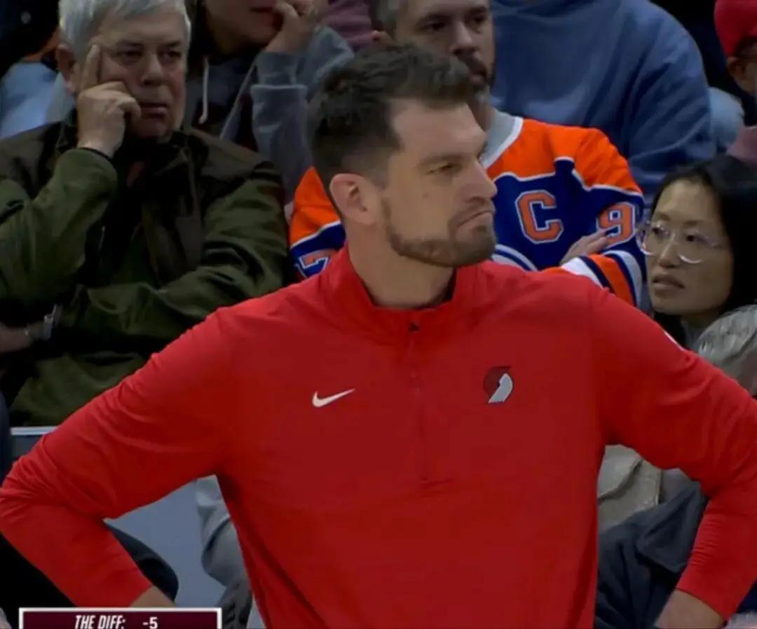 开拓者主场双杀休斯顿火箭队，豪取5连胜。开拓者同火箭队的比赛刚刚结束，最后比分定