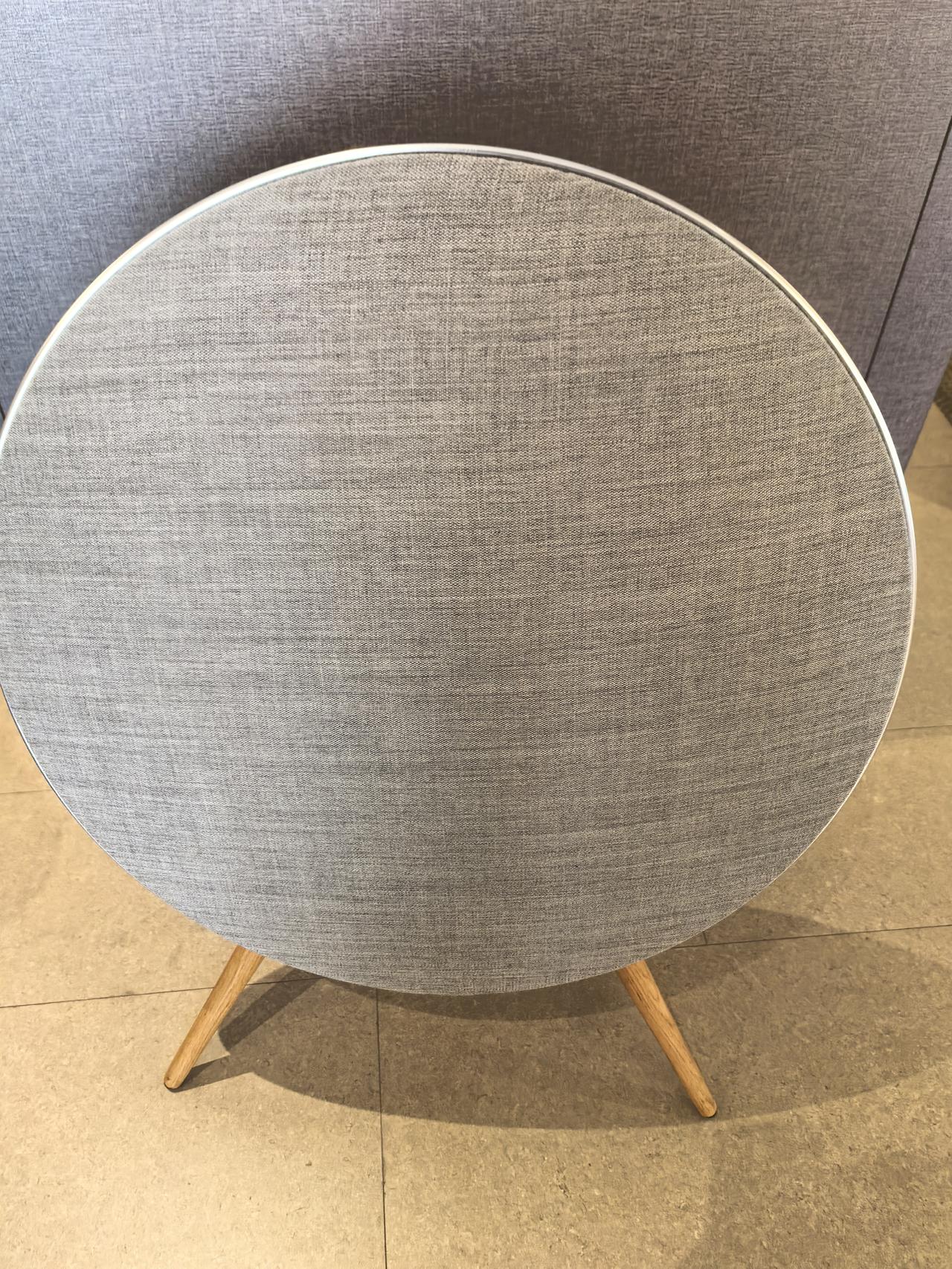 记录我的2026乍一看以为是个可折叠小桌子，细一看，后面还插有电源，这是个啥东东