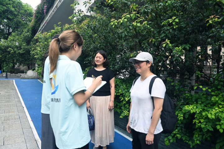 广外艺师生行走东濠涌，在绿美广东实践中读懂“绿水青山”