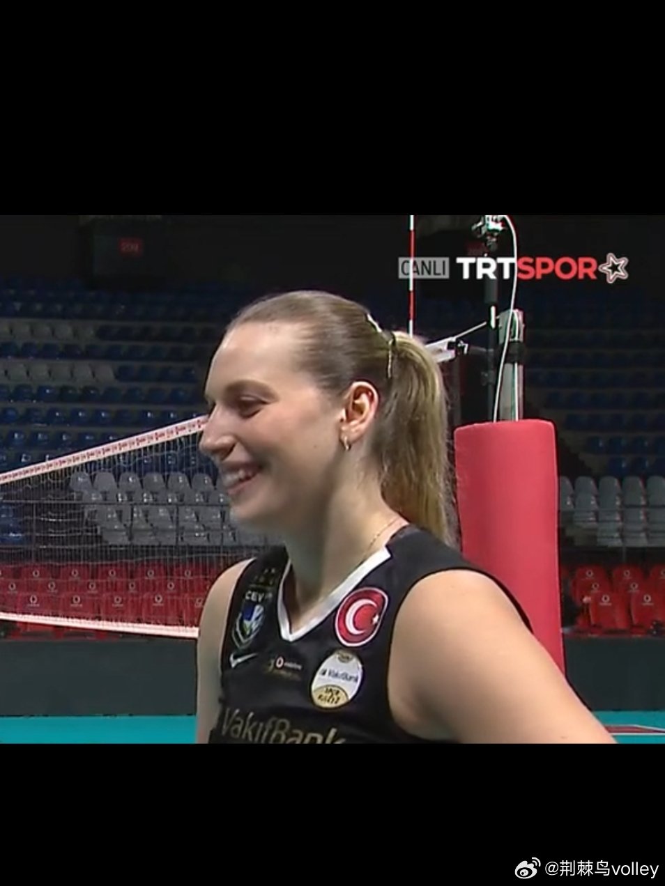 厄兹巴伊谈自己领到的红牌："现在我不想再对裁判的判罚多说什么，毕竟比赛已经结束了