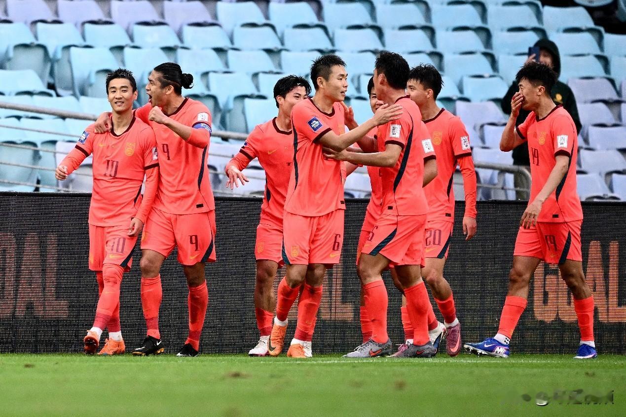 记录我的2026 🏆 中国男足胜利时刻！球员们激动拥抱，庆祝胜利！🇨🇳🎉