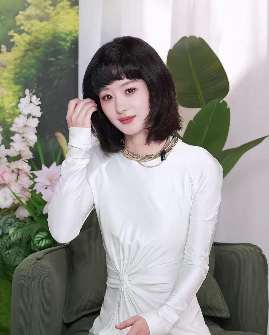 好久不见的颖宝，是春天的味道[爱慕][爱慕][爱慕]