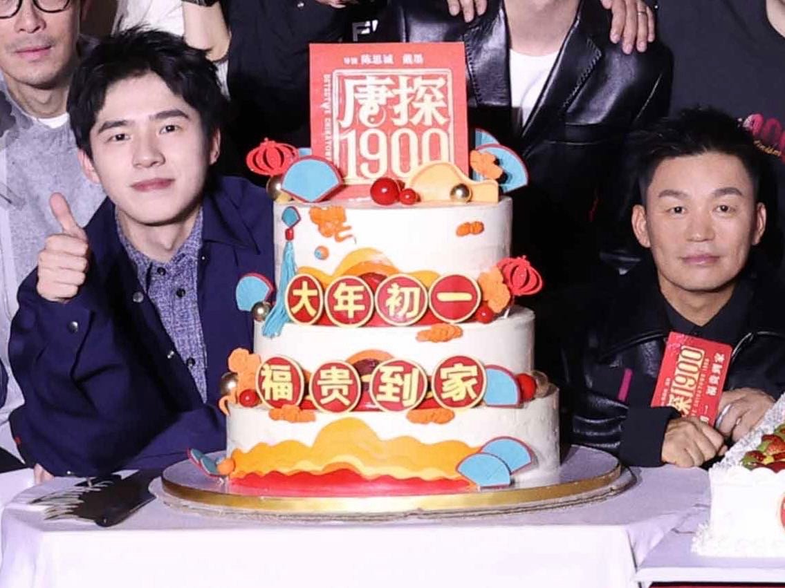 王宝强和刘昊然站一起就是过年 王宝强和刘昊然站在一起的画面总能给人带来一种温馨又