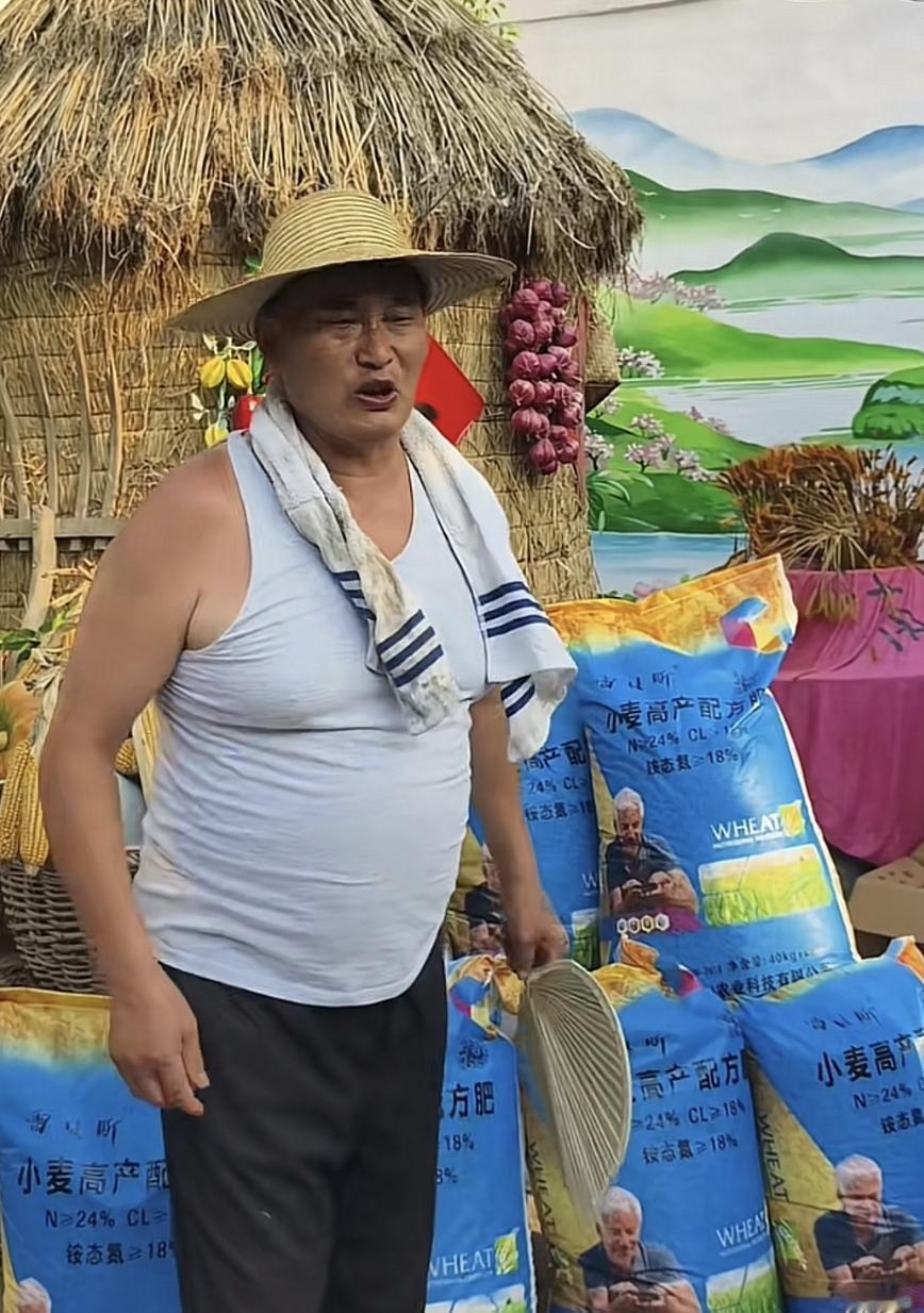 刷到大衣哥朱之文的采访，真的被震住了。两年最大一笔开销，700块换了个洗衣机。平