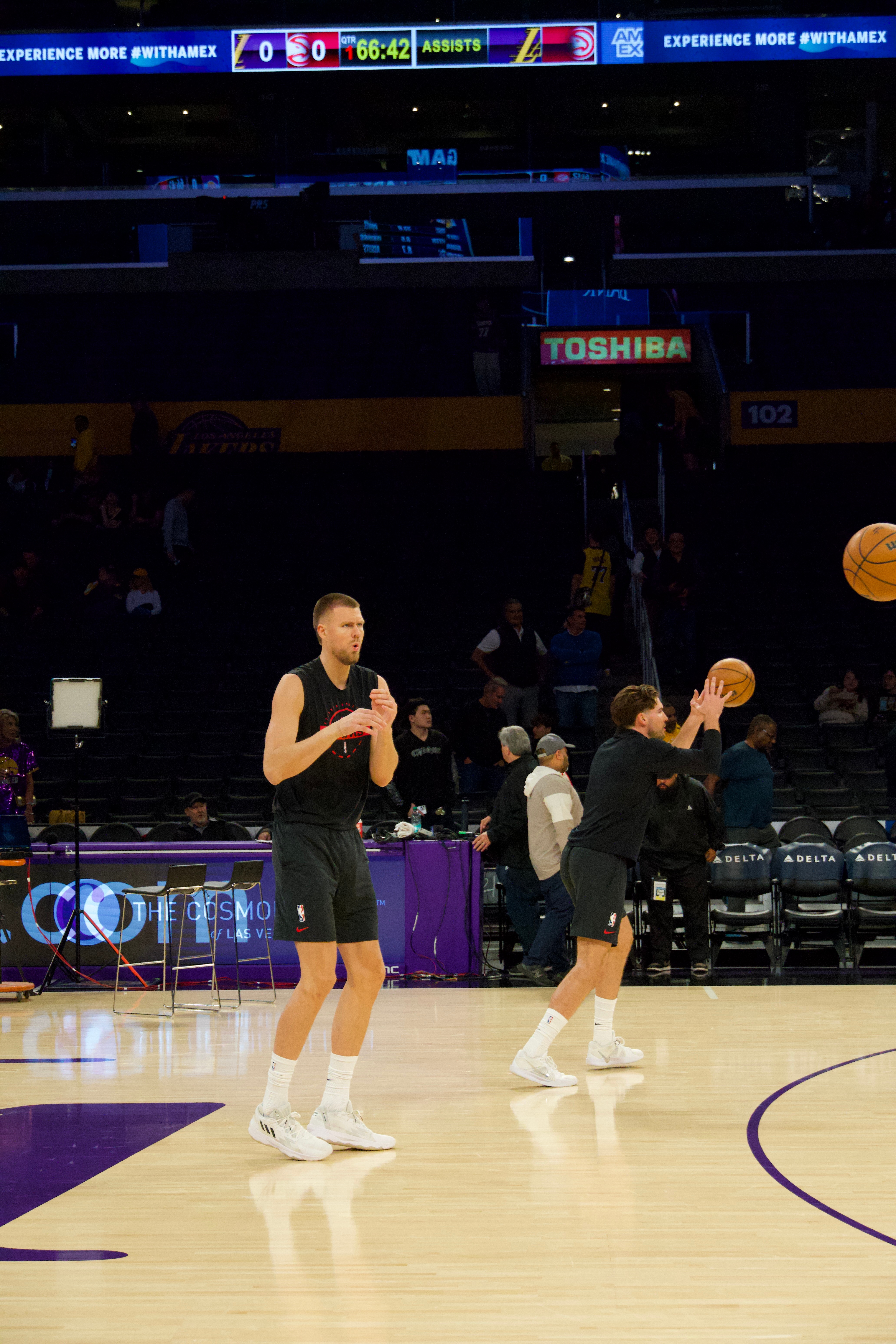 前方报道波神、基斯伯特、奥孔古chinahawks // 亚特兰大老鹰