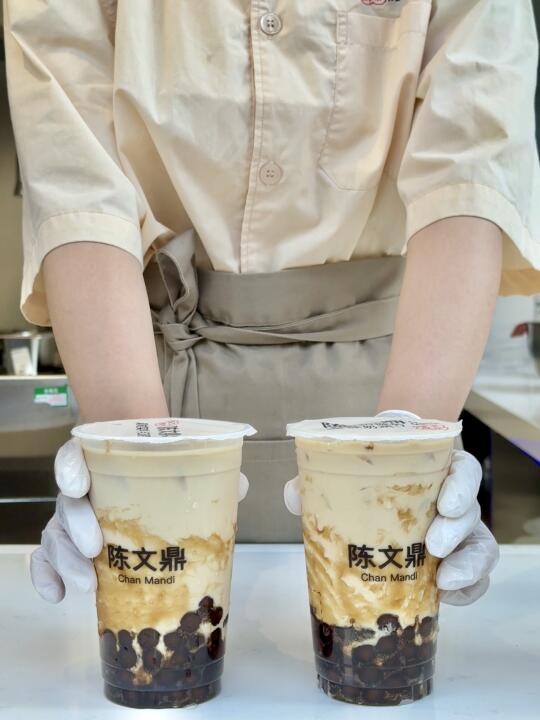 来宝安万达1分钱就能喝到正版的奶茶！