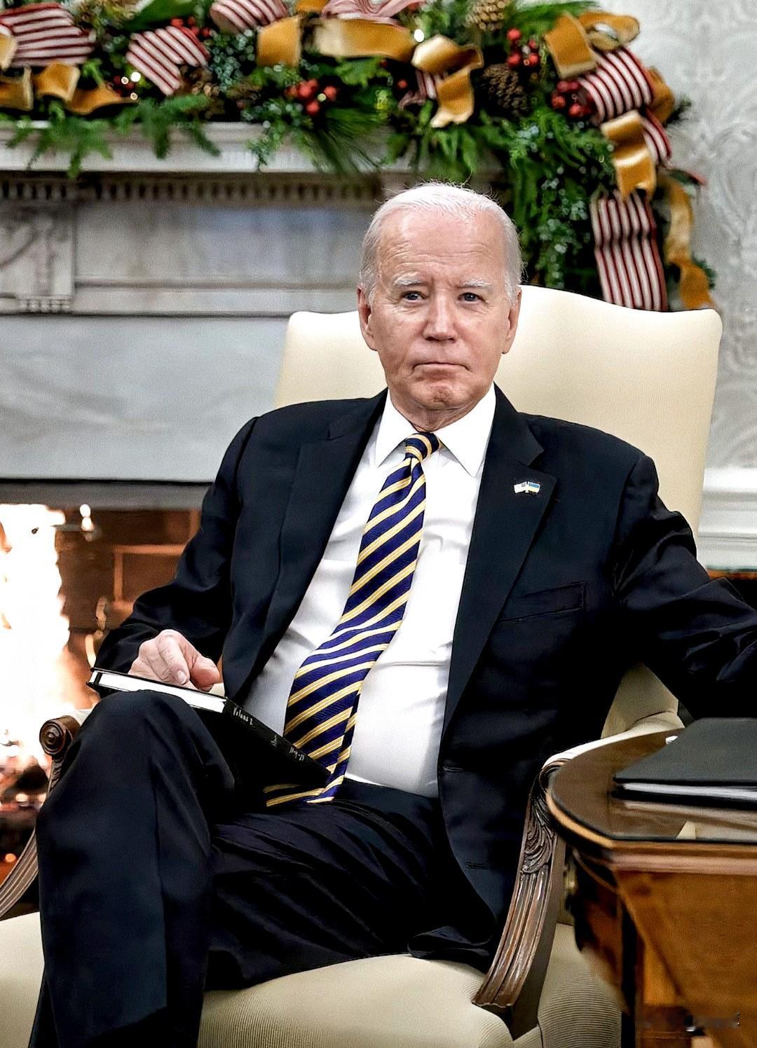 那些什么“爱泼斯坦”乱七八糟照片肯定不会有拜登！把自己半生献给国家的人觉不会去那