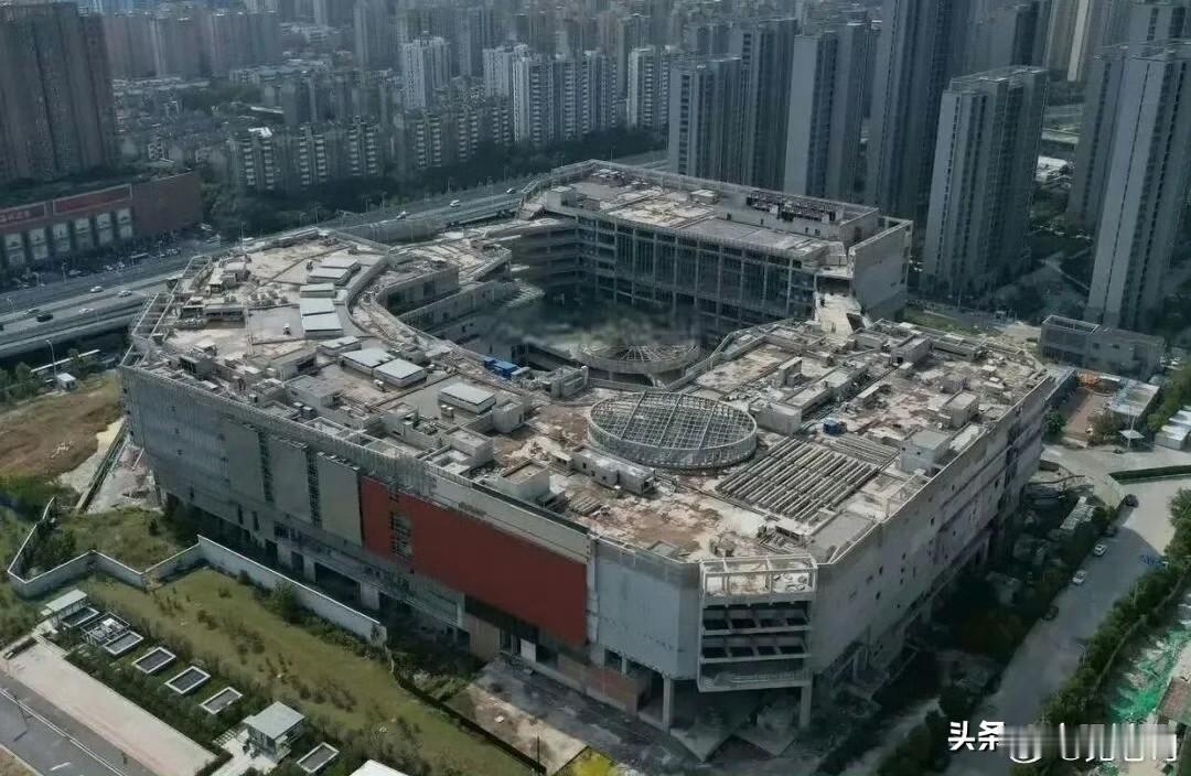 合肥北二环庐阳苏宁广场流拍了～
因无人报名，庐阳苏宁广场第一次拍卖直接流拍！10