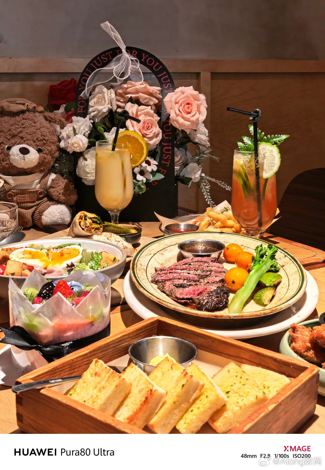 双人餐是需要两份主食饮料的这种漂亮饭餐厅心眼子最多了一个主食一个肉，剩下的都是小