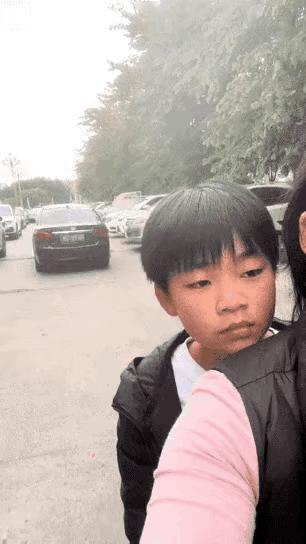 双方情绪都很稳定。