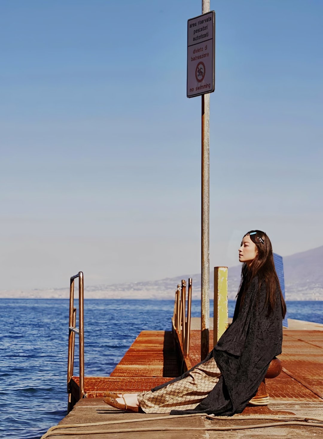 倪妮以“松弛感”与“坚韧性”并存的特质，持续拓展表演边界，成为兼具商业价值与艺术