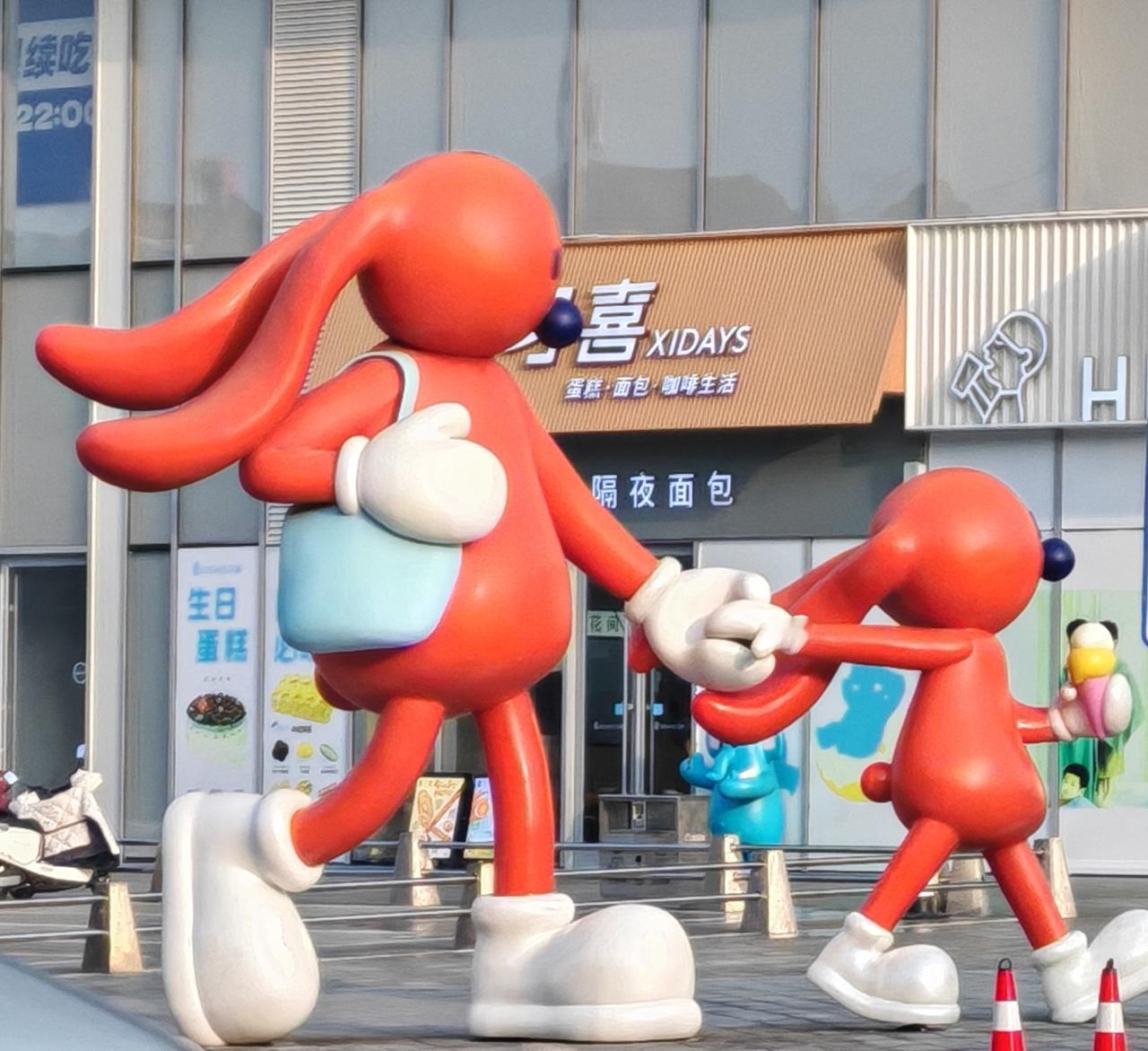 现在都什么年代了，居然还有人半个月才洗一次头和澡的，还是在外面打工的人。绝对不多